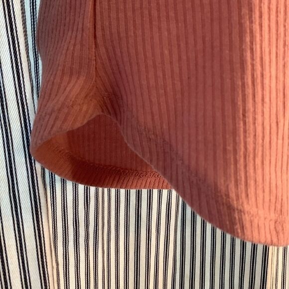 DAVID BITTON, long sleeve, button down, lace trimmed collar and cuff, great cond - Picture 4 of 9